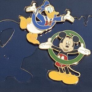 Walt Disney World Mickey Mouse Donald Duck Promotional Pins 2000 Hats Vests New